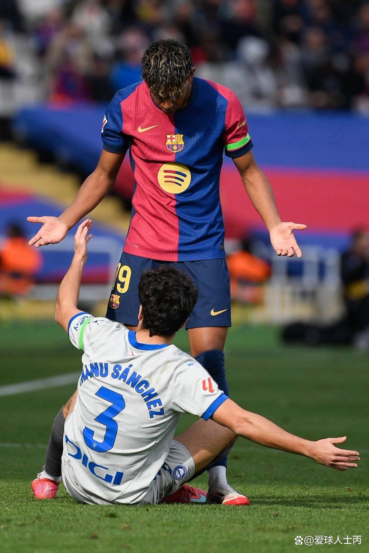 包含荷兰鏖战塞维利亚，莱万爆发神勇的词条