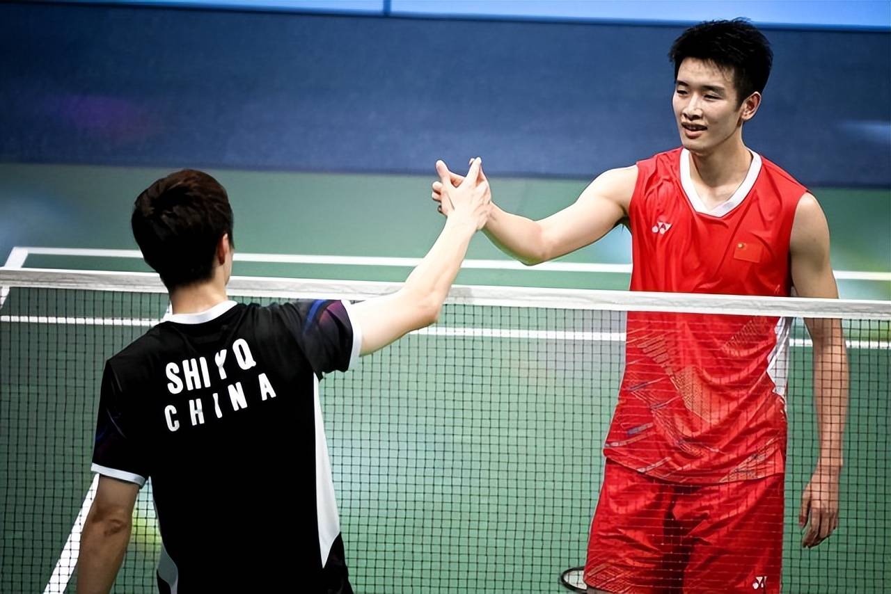 包含中国羽毛球队强势丹麦羽毛球队，安赛龙三分雨点燃全场的词条