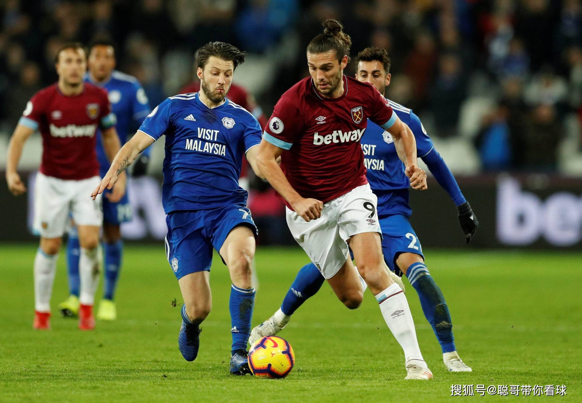 塞维利亚队保持不败，继续领跑