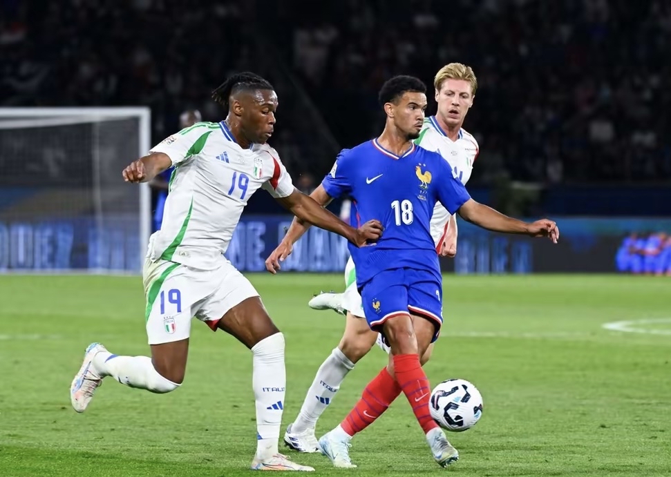 阿尔巴尼亚队在欧国联赛中迎战法罗群岛队