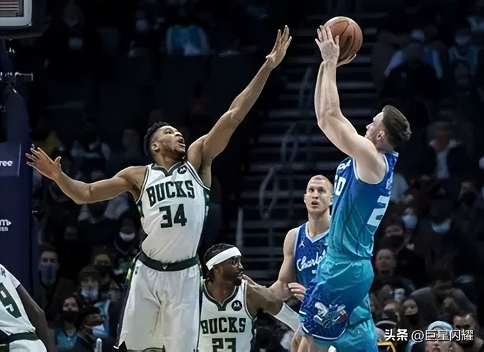 关于雄鹿迎战魔术，字母哥弹射率队豪取连胜的信息