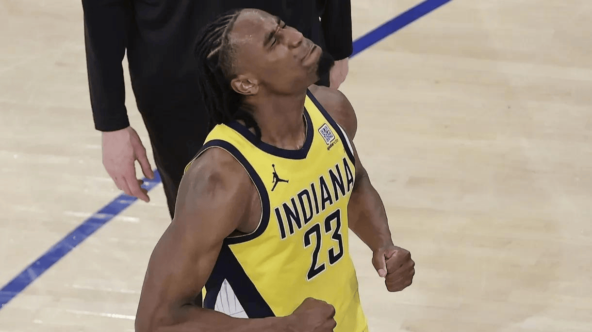 包含步行者遭遇尼克斯逆袭，连败不止，迈进季后赛之路！的词条