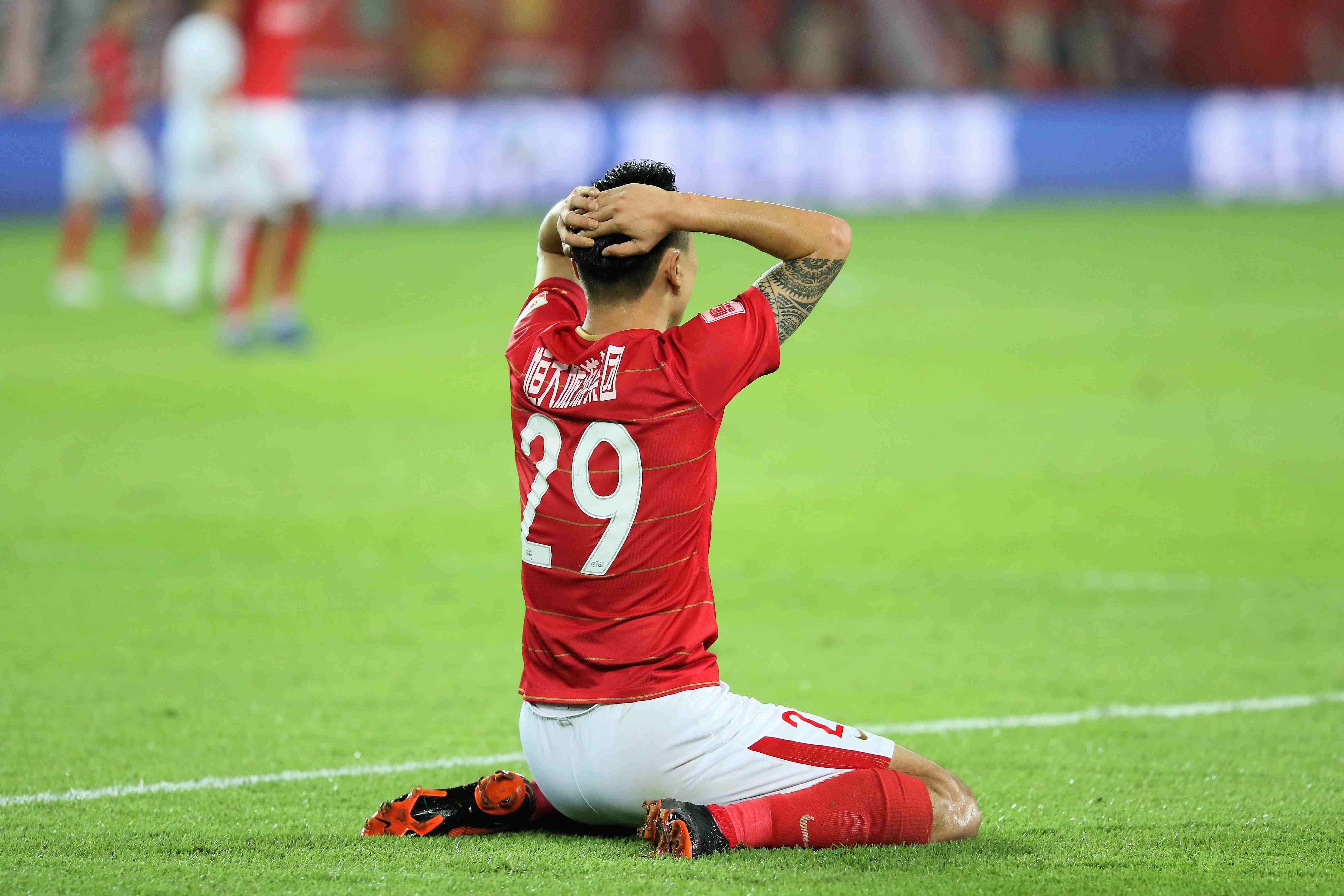 上港客场大捷,战无不胜,霸气登顶 上港客场大捷,战无不胜,霸气登顶