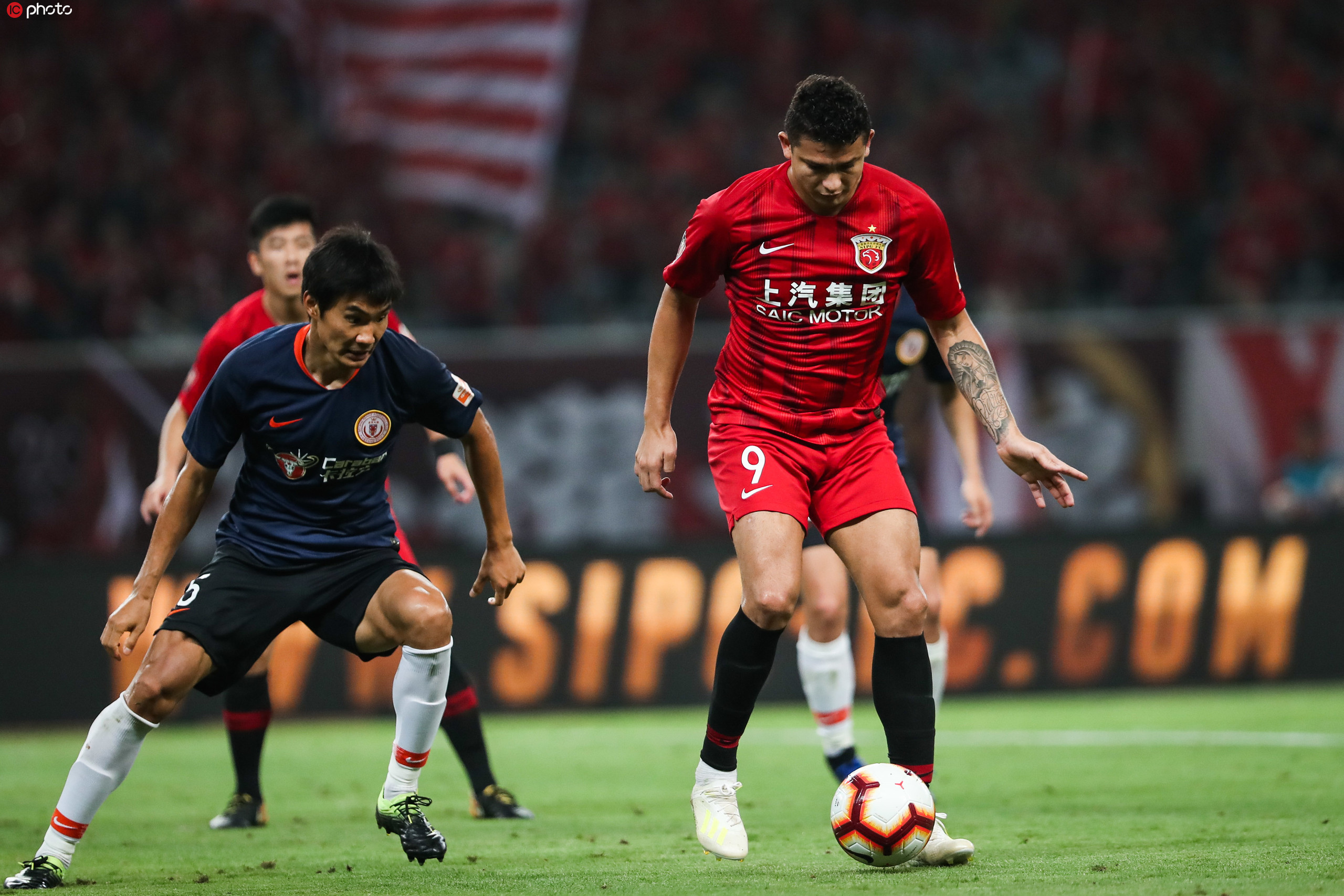 上港客场大捷,战无不胜,霸气登顶 上港客场大捷,战无不胜,霸气登顶