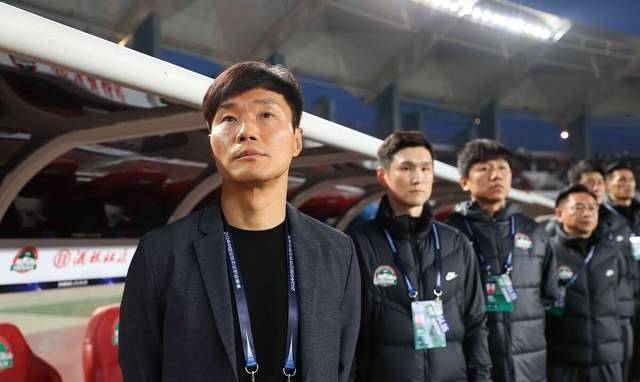 教练员的战术调整成为比赛转折点