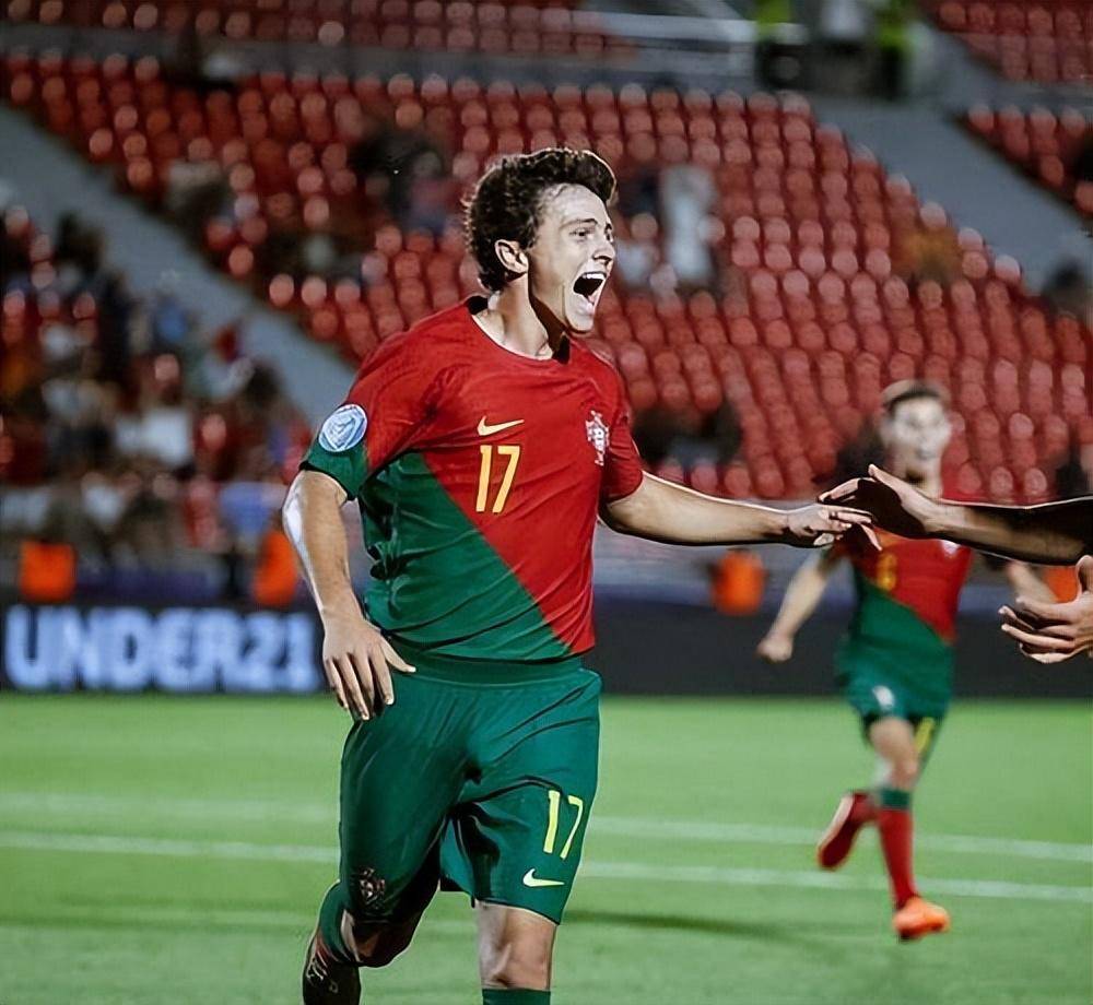 斯洛伐克队在欧国联比赛中绽放技艺