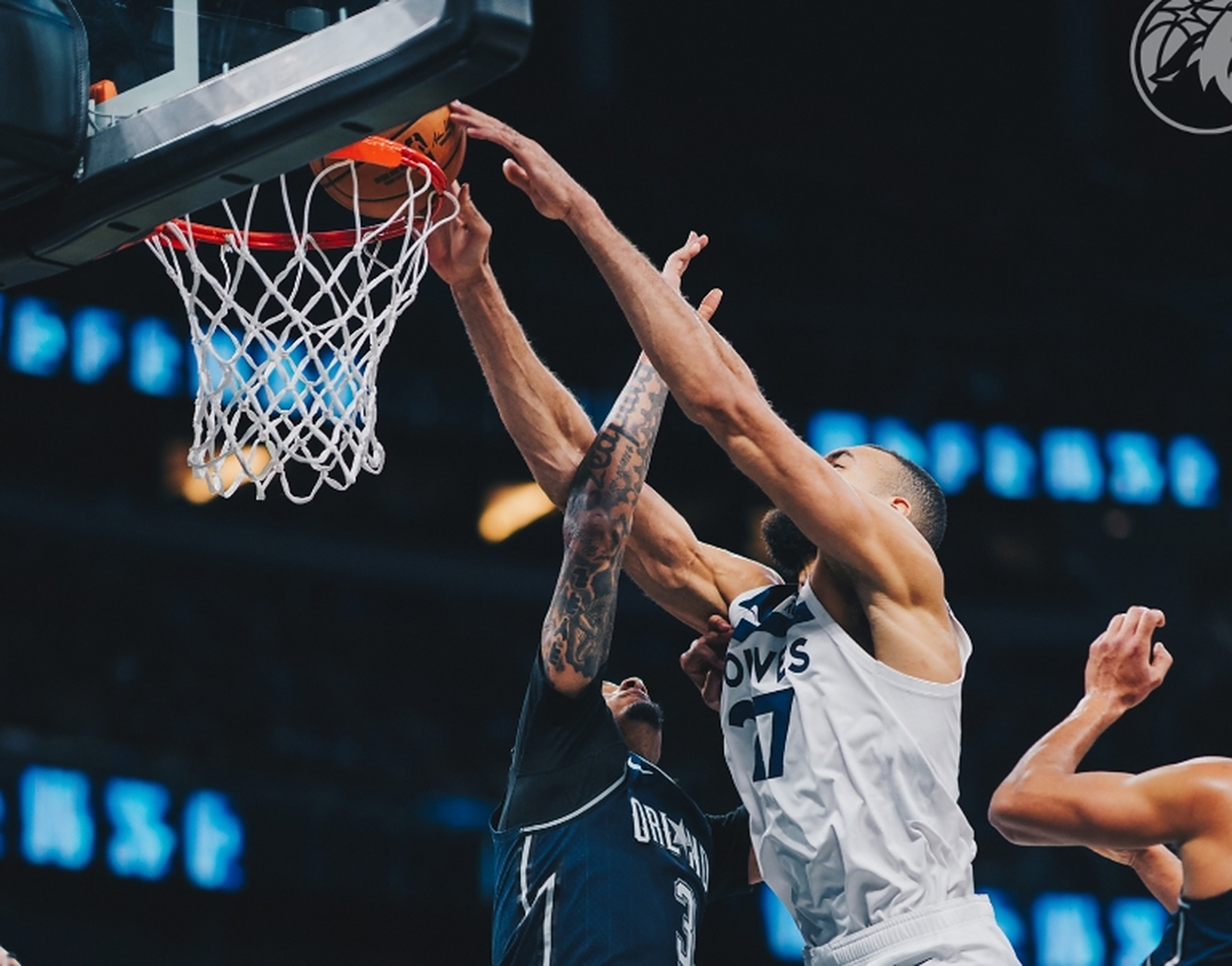 包含独领风骚：NBA球星独挑大梁带队胜出的词条