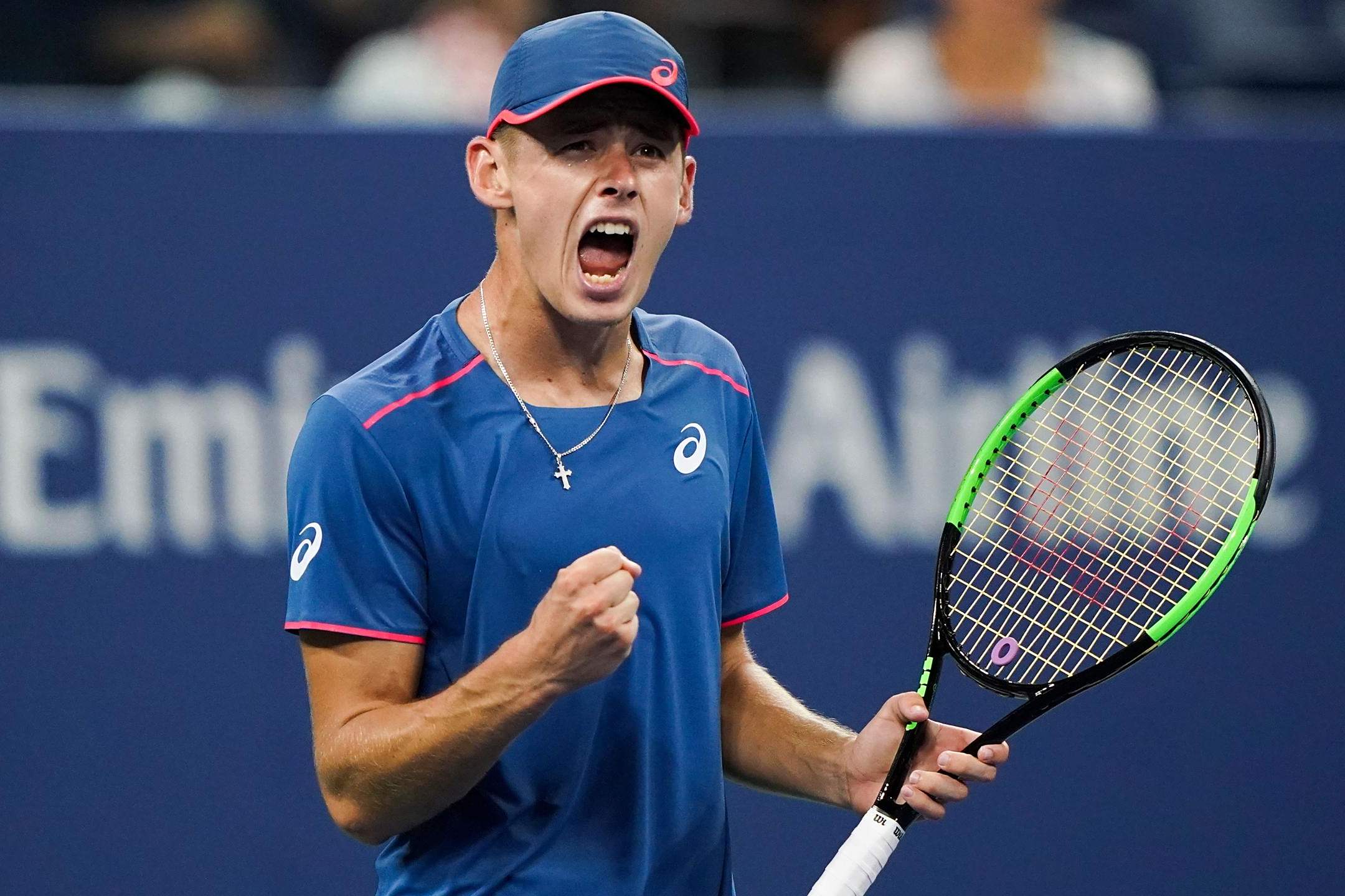 美国网球队横扫西班牙网球队，纳达尔统治全场的简单介绍