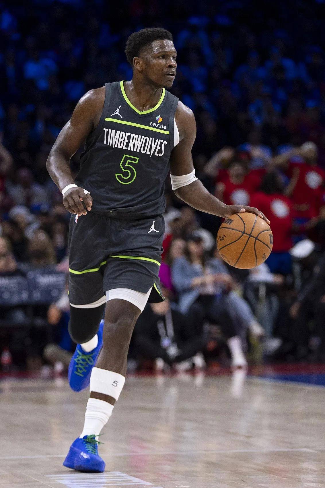 关于勇士B队强势灰熊，戈贝尔惊艳世界的信息