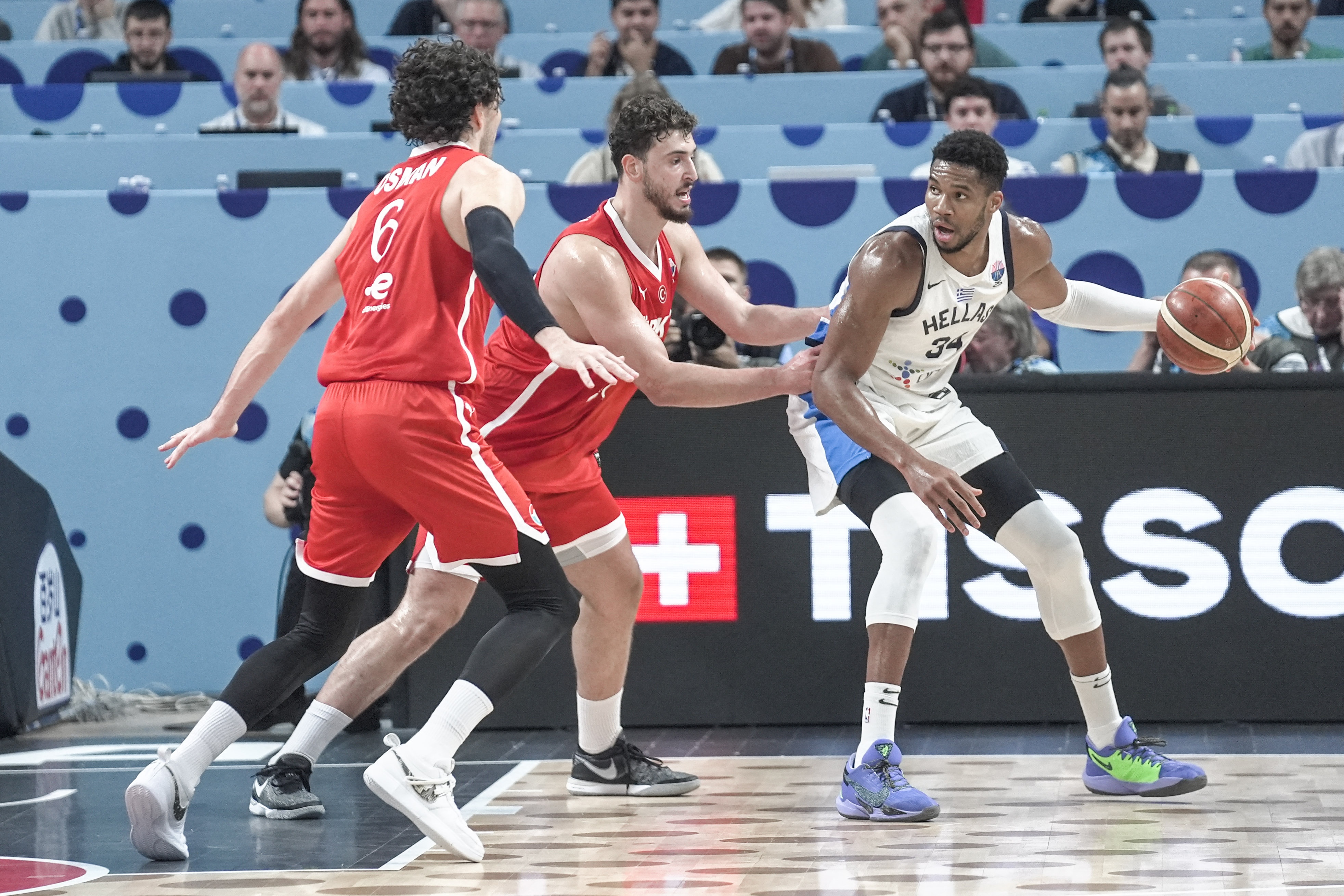 德国男篮强势巴西男篮，福克斯打破历史纪录