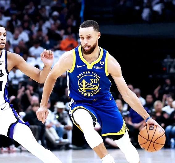 深圳队轻取四川队,库里扛起全队 深圳队轻取四川队,库里扛起全队